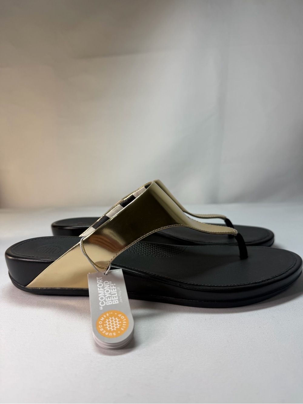 FitFlop Banda Gold Metallic Leather Toe Post Sandals Size 9